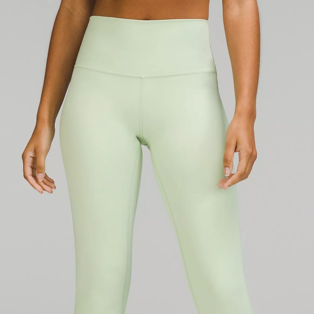 Lululemon aligns - 28” Double Lined Mint green size 4! WORN ONCE